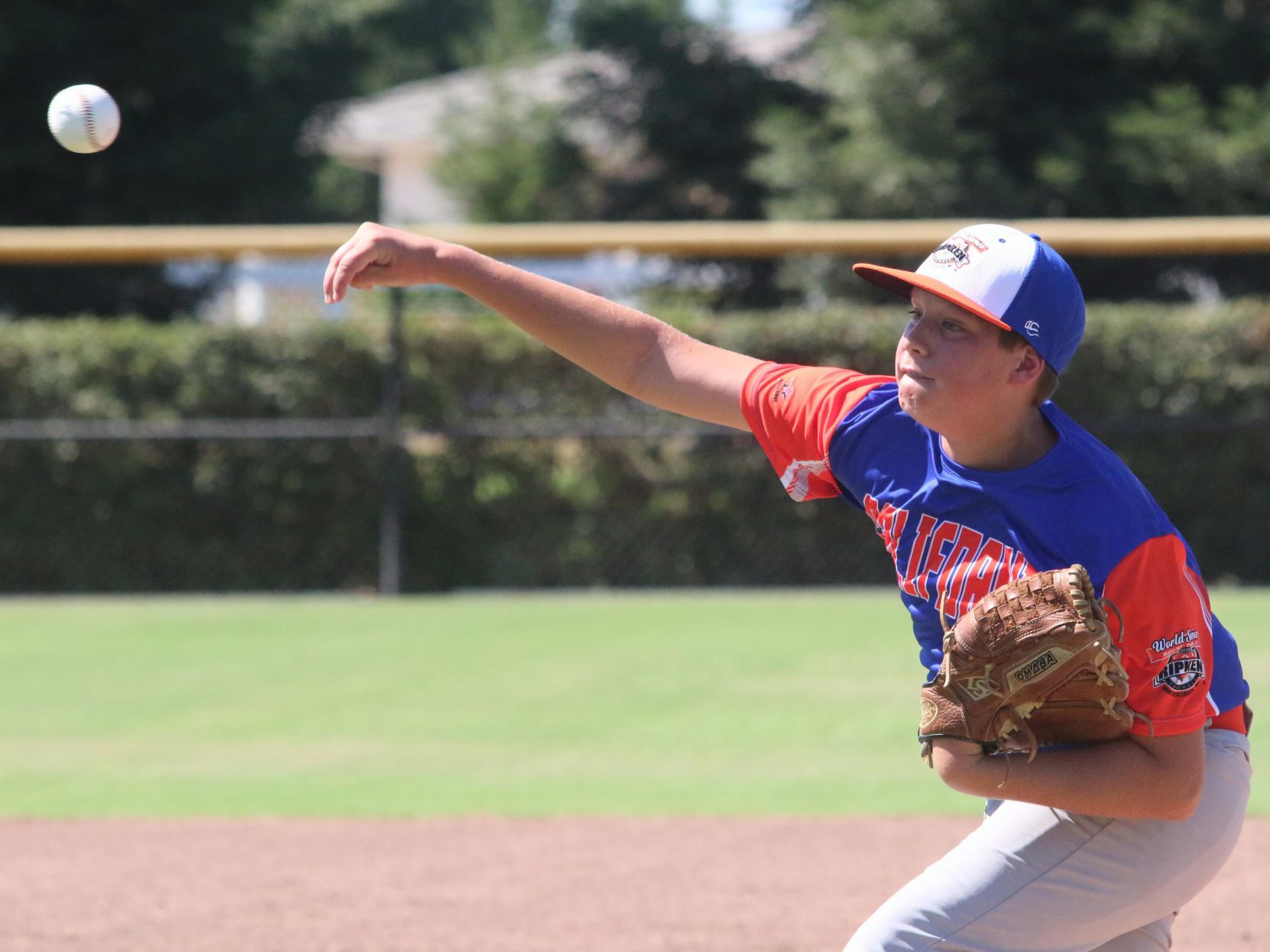 Contagious hitting, errors lifts Central California in World Series opener